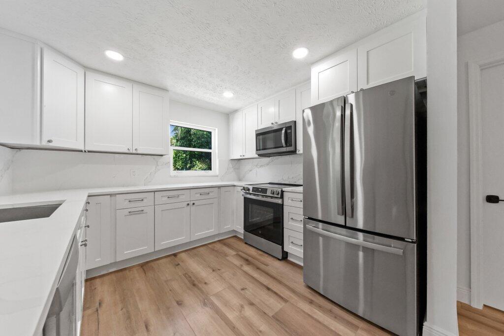 BEAU RIVAGE - Residential Lease