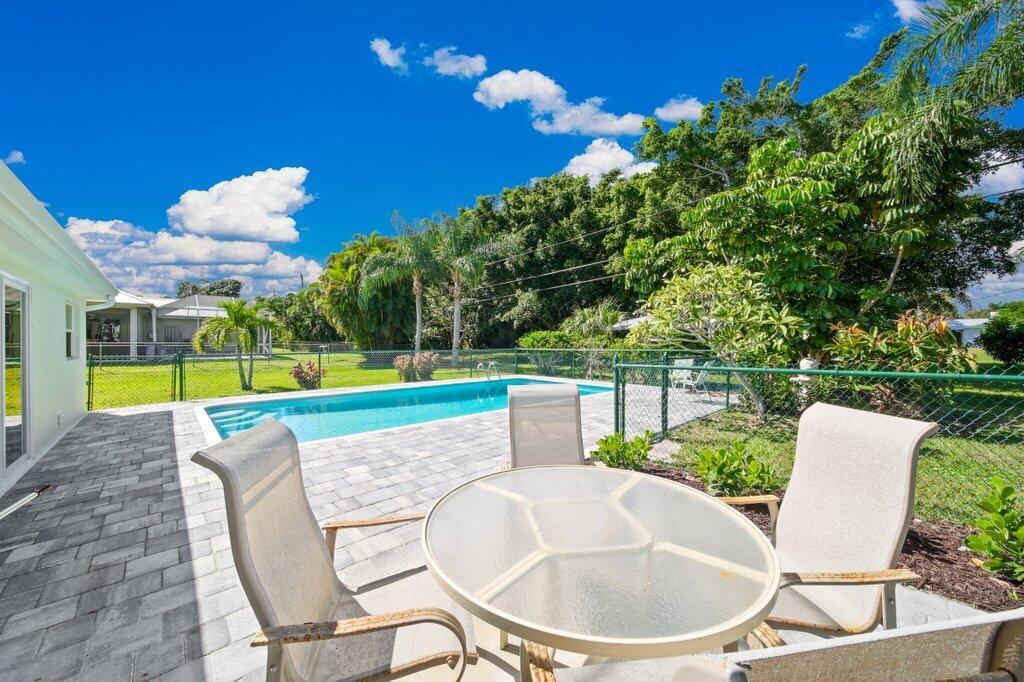 BEAU RIVAGE - Residential Lease