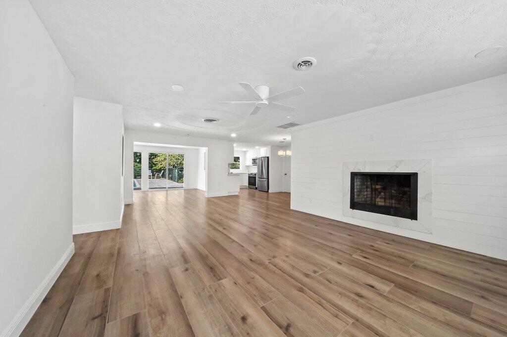 BEAU RIVAGE - Residential Lease