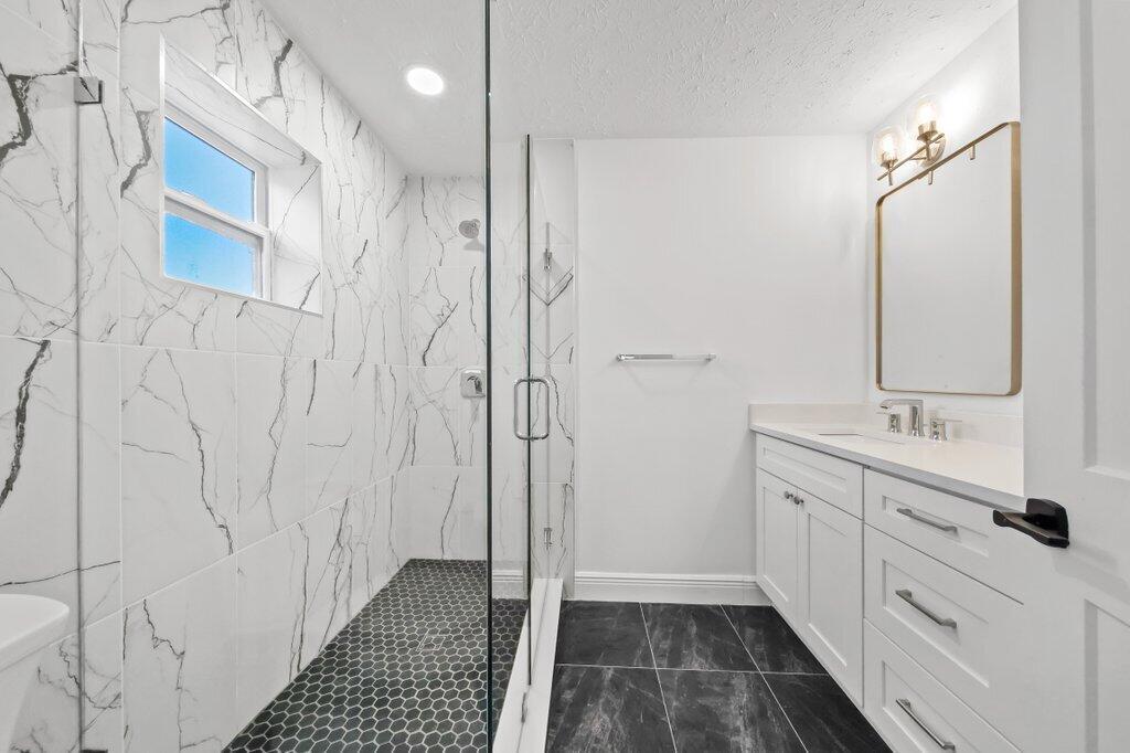 BEAU RIVAGE - Residential Lease