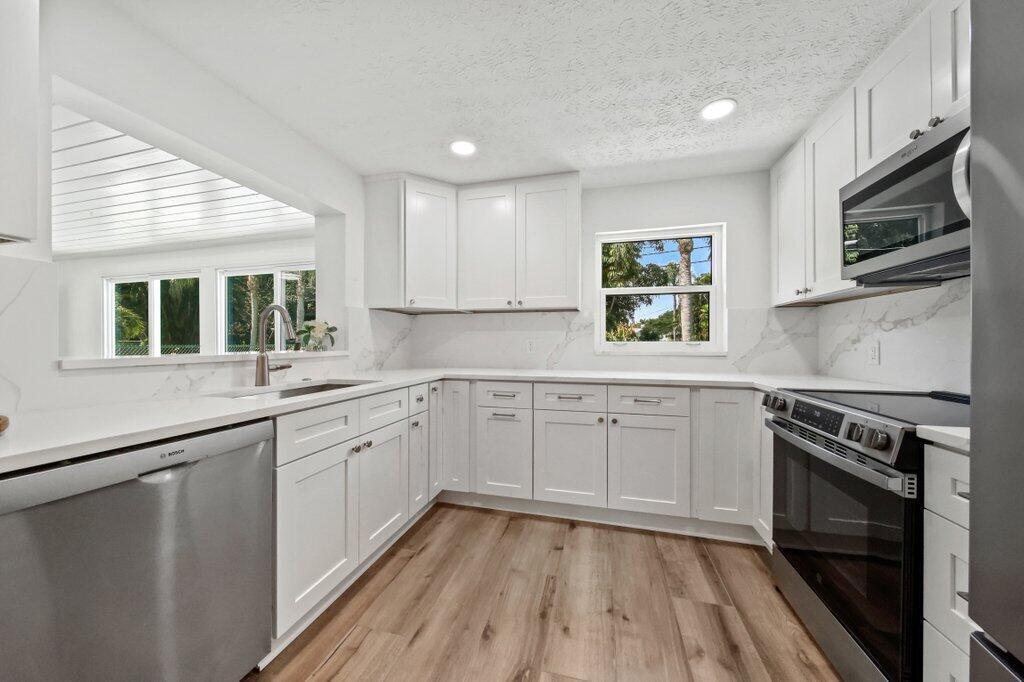 BEAU RIVAGE - Residential Lease