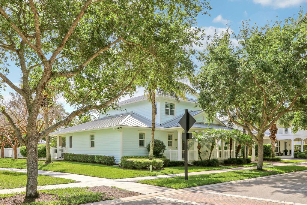 Photo of 3421 Duval Street, Jupiter, FL 33458 (MLS # B26010605)