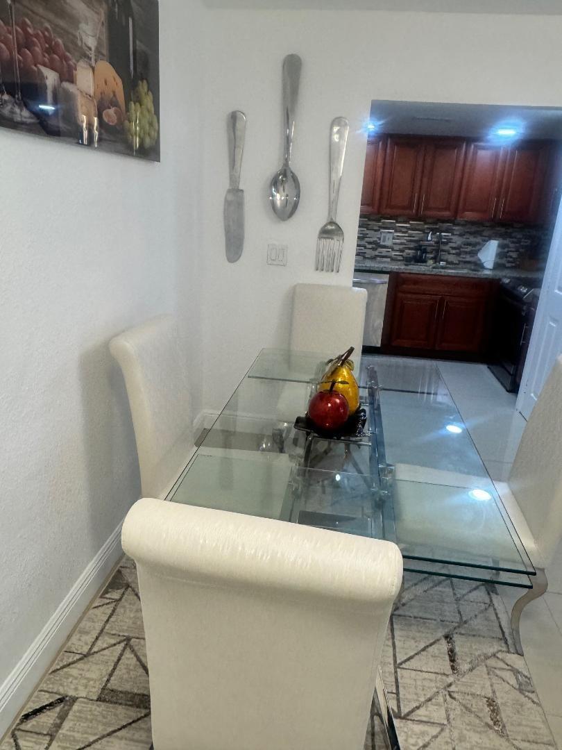 MANORS OF INVERRARY XI - Residential Lease