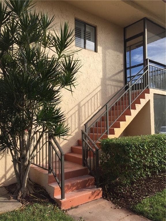 Photo of 331 Lakeview Drive #201, Weston, FL 33326 (MLS # B26043361)