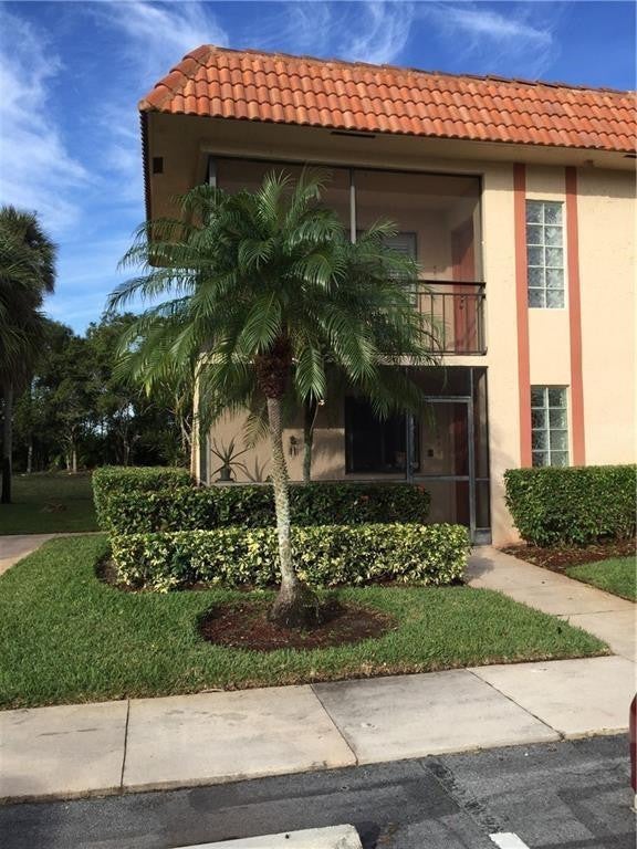 Photo of 331 Lakeview Drive #201, Weston, FL 33326 (MLS # B26043361)