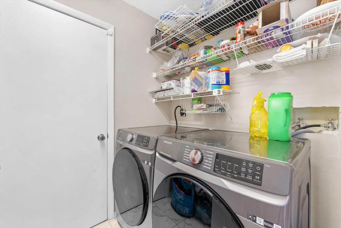 WINSTON PARK - Residential