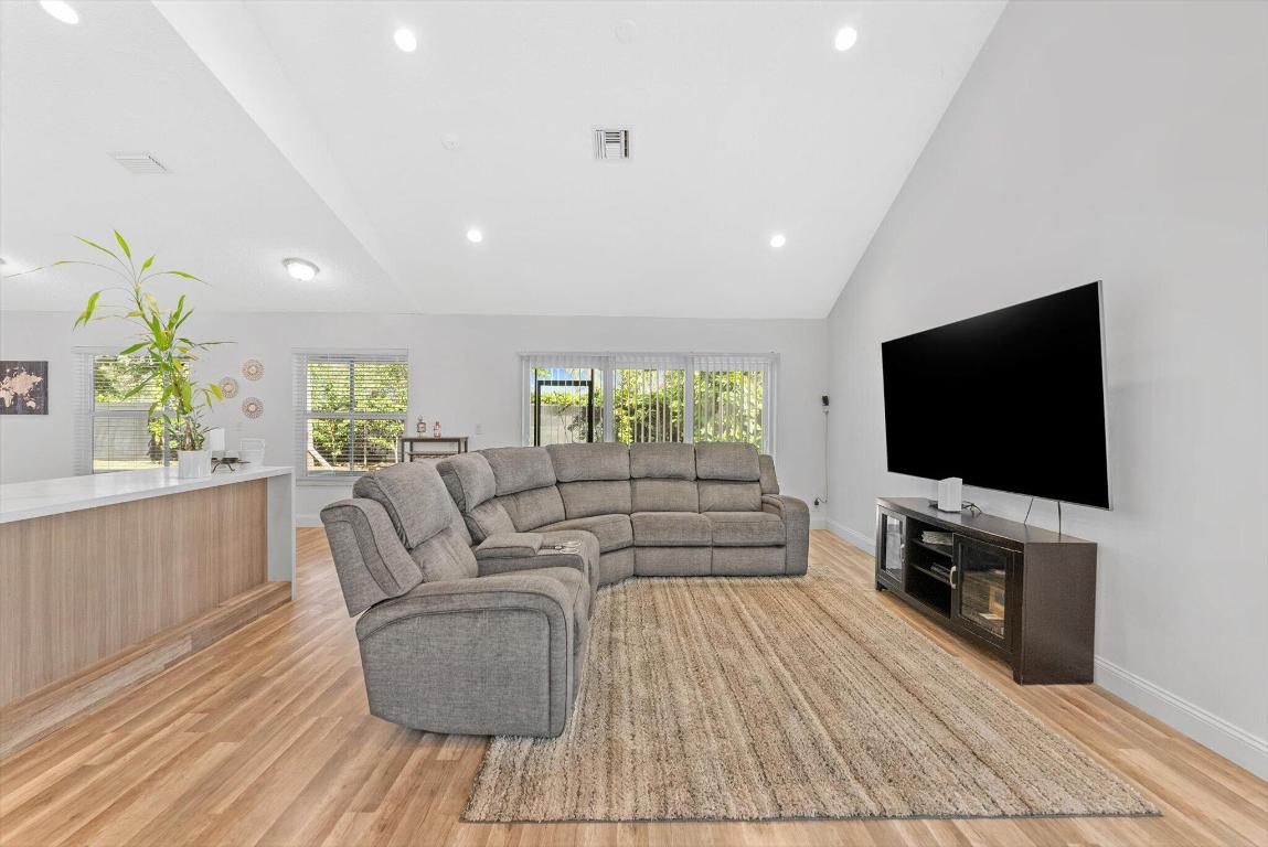 WINSTON PARK - Residential