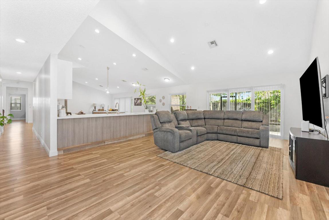 WINSTON PARK - Residential