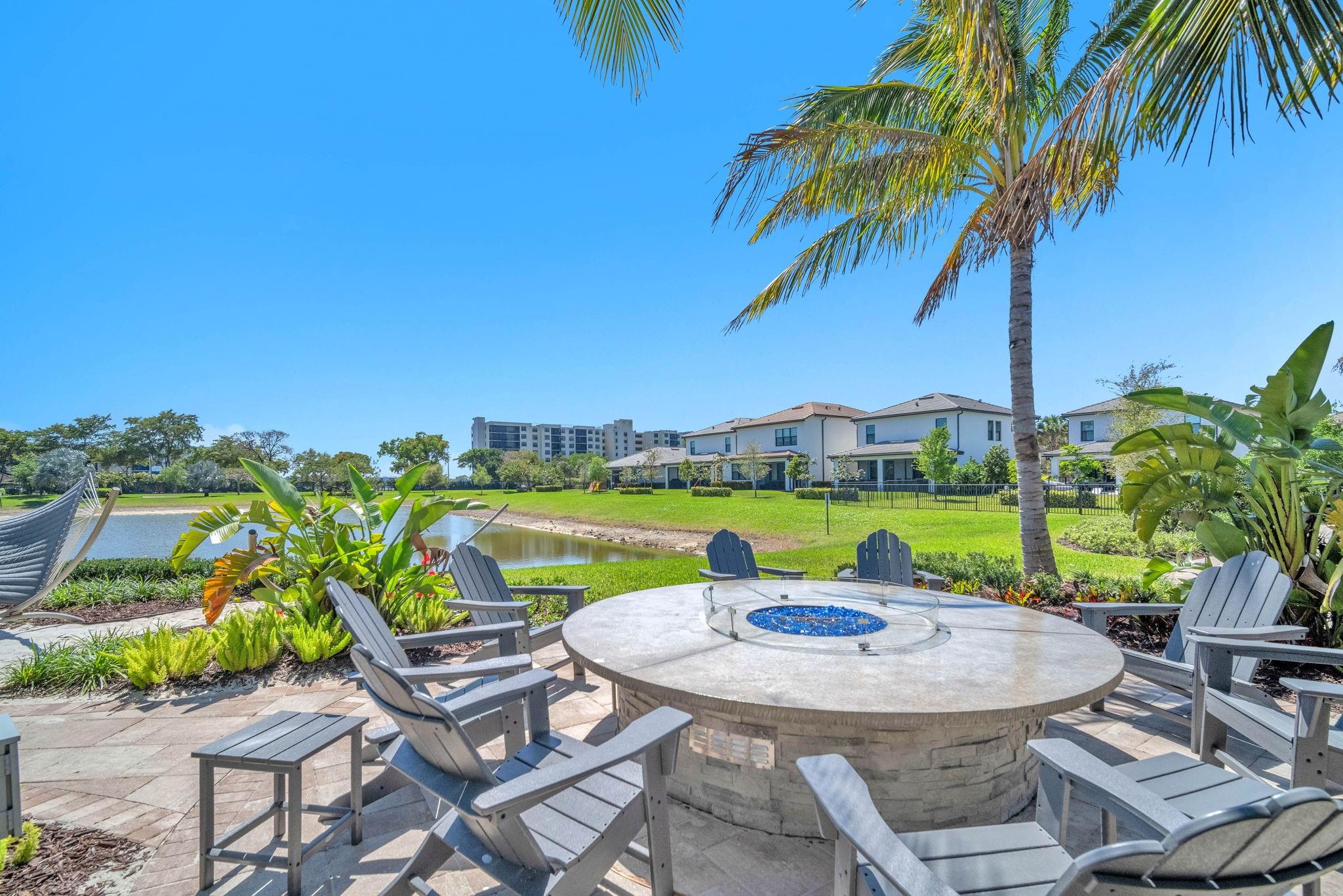 4546 Pinehurst Trl W