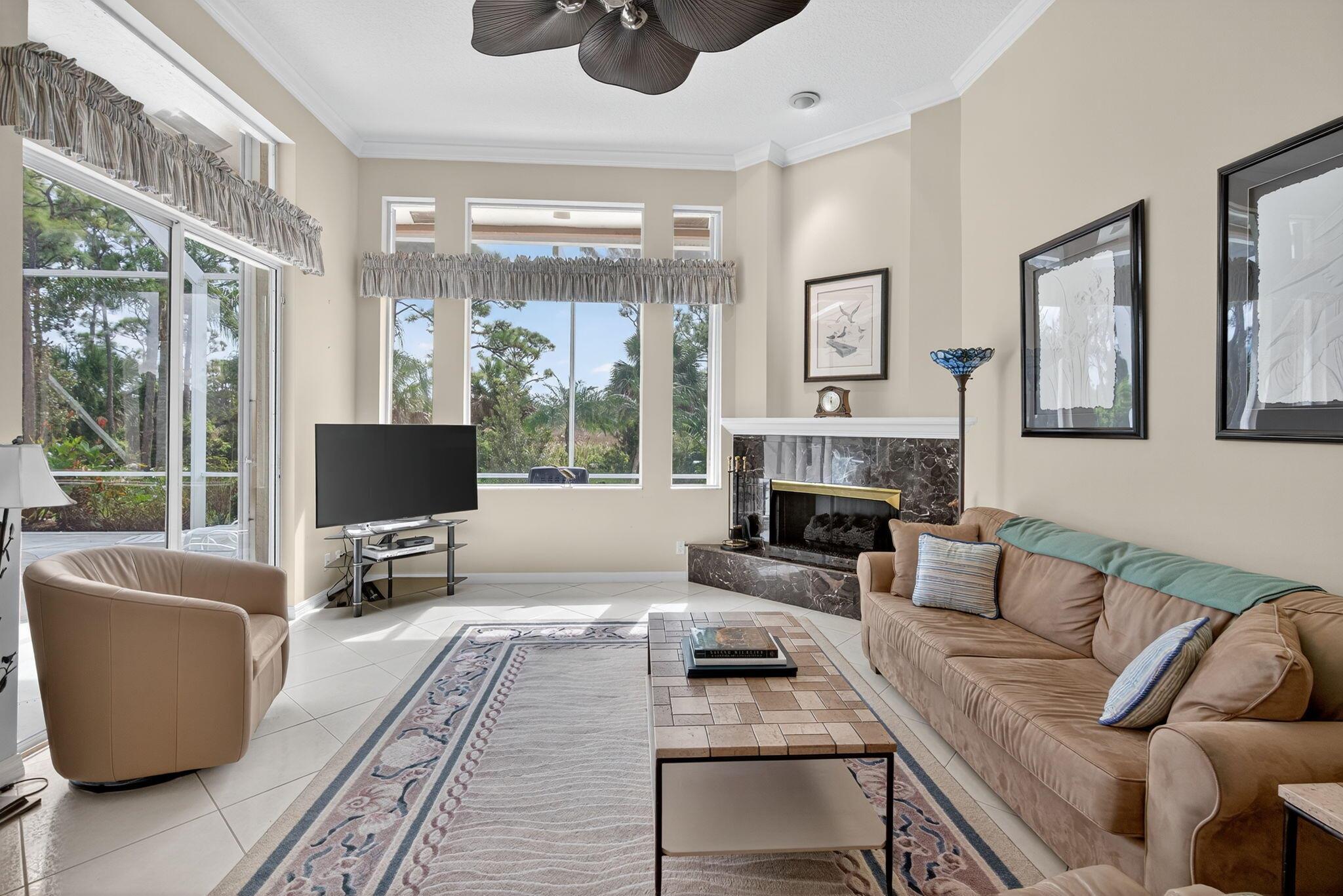 LOST LAKE AT HOBE SOUND - Residential