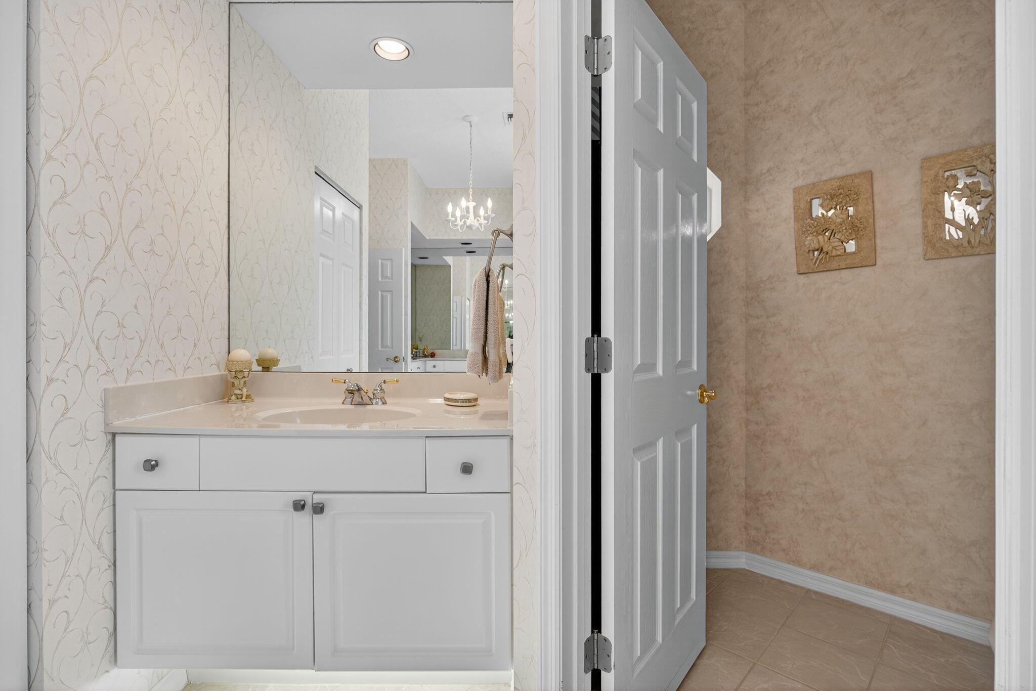 LOST LAKE AT HOBE SOUND - Residential