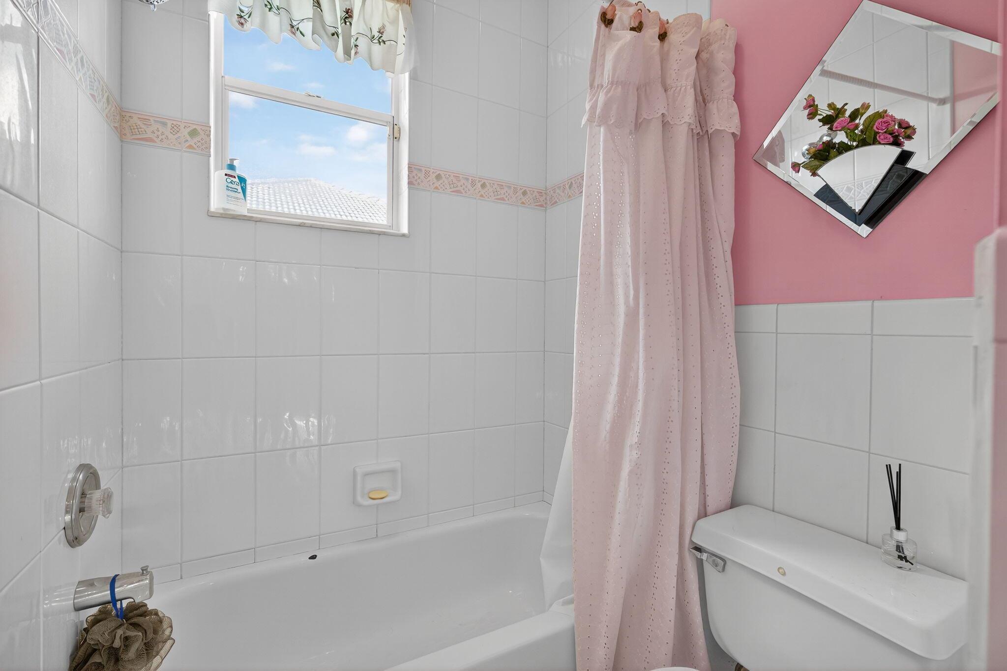 LOST LAKE AT HOBE SOUND - Residential