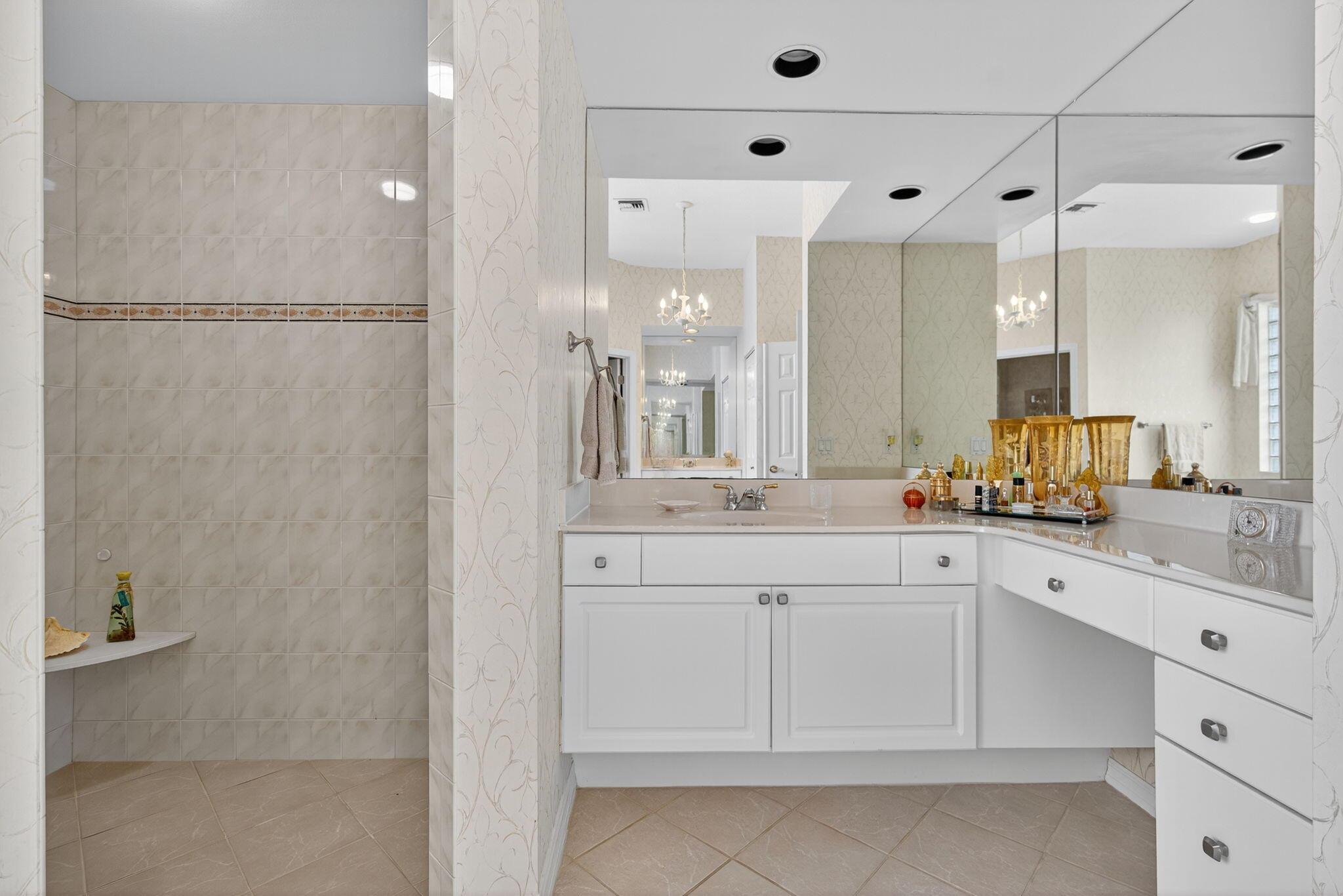 LOST LAKE AT HOBE SOUND - Residential