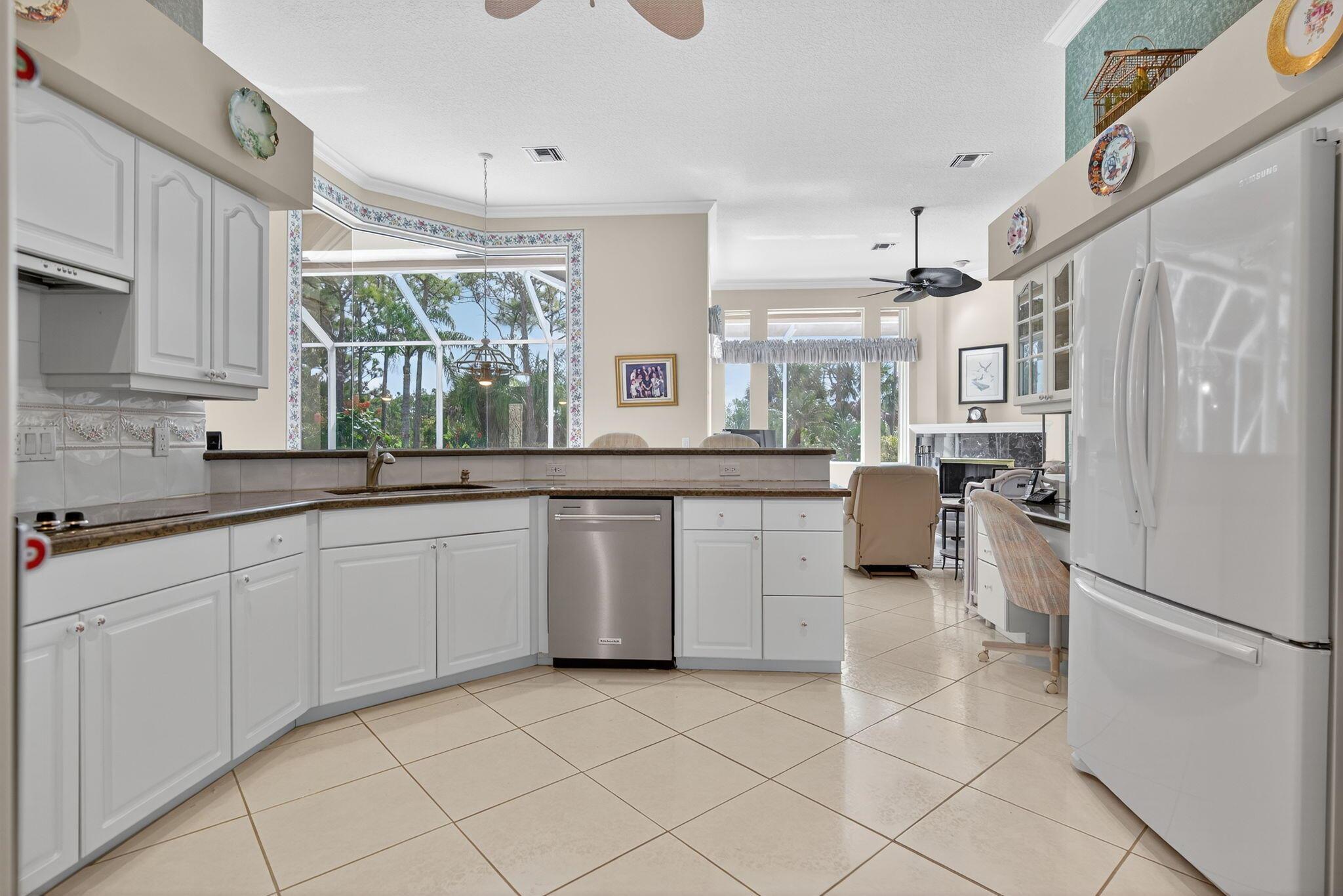 LOST LAKE AT HOBE SOUND - Residential