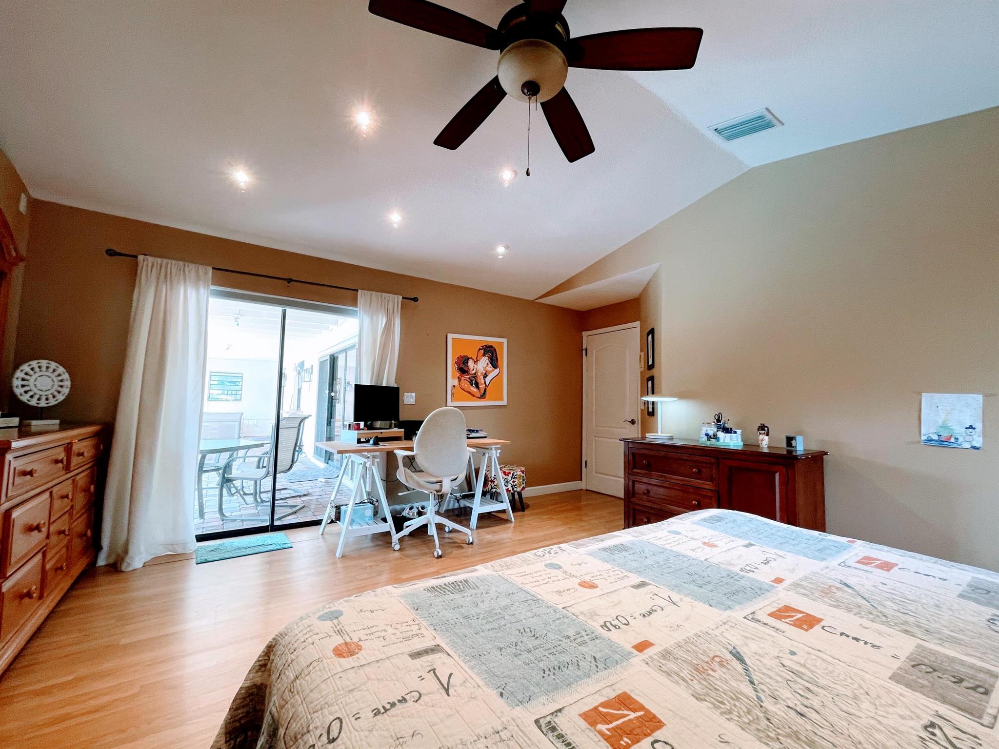 JACARANDA LAKES SEC 12 - Residential Lease