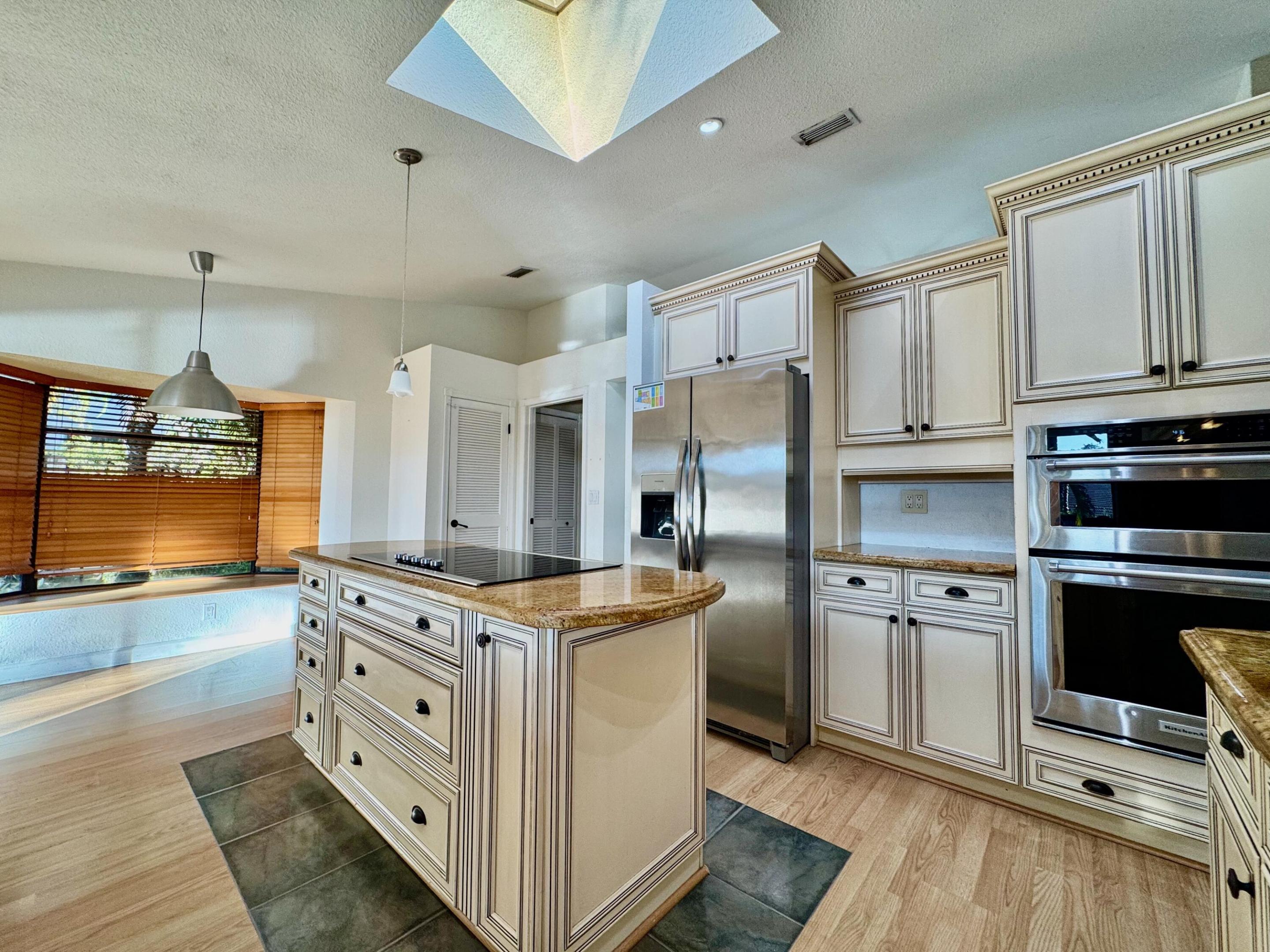 JACARANDA LAKES SEC 12 - Residential Lease