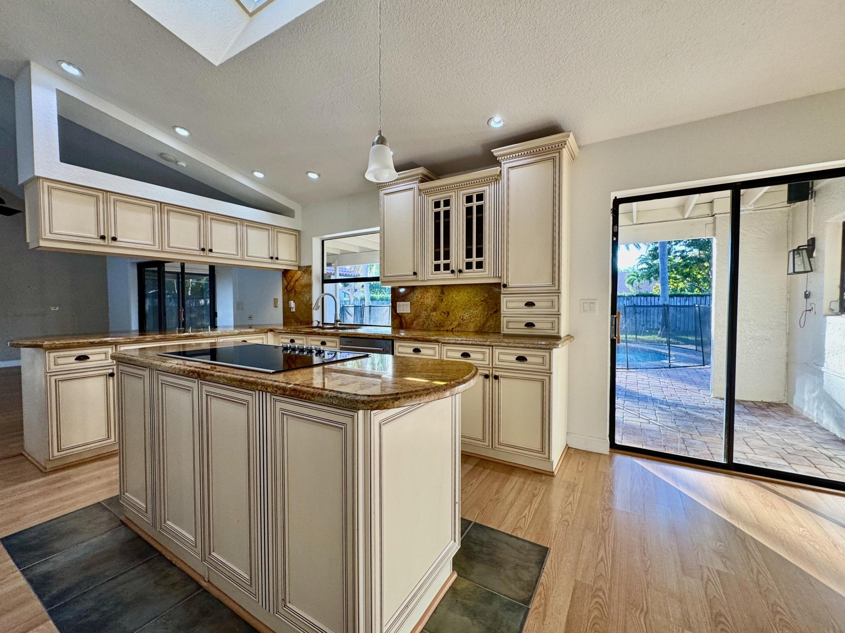 JACARANDA LAKES SEC 12 - Residential Lease