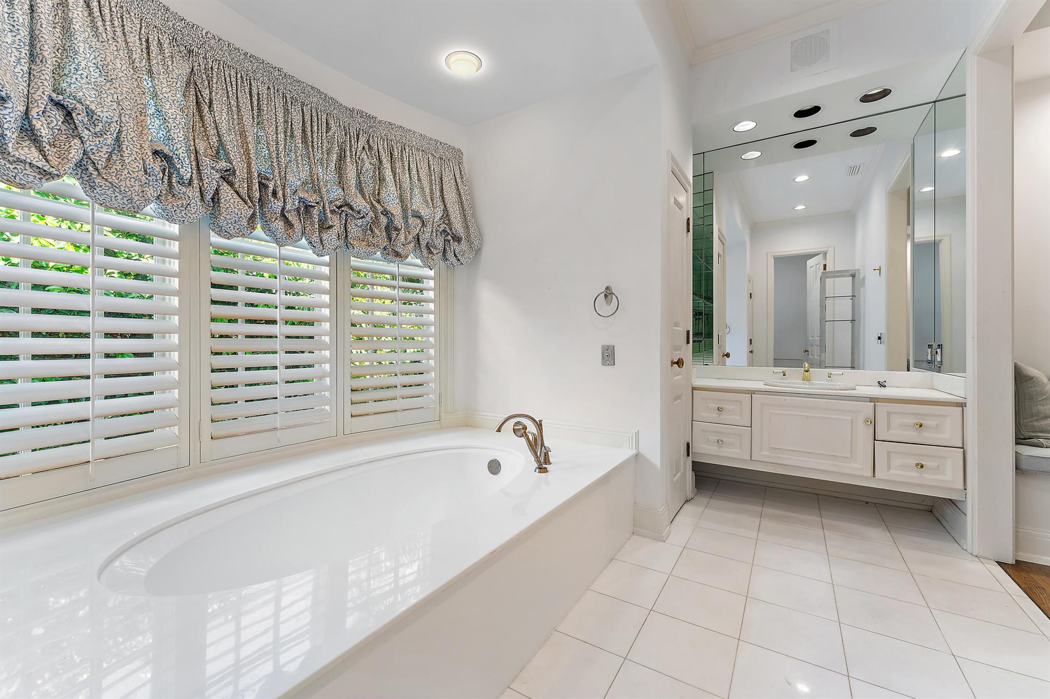 LOBLOLLY PINES - Residential