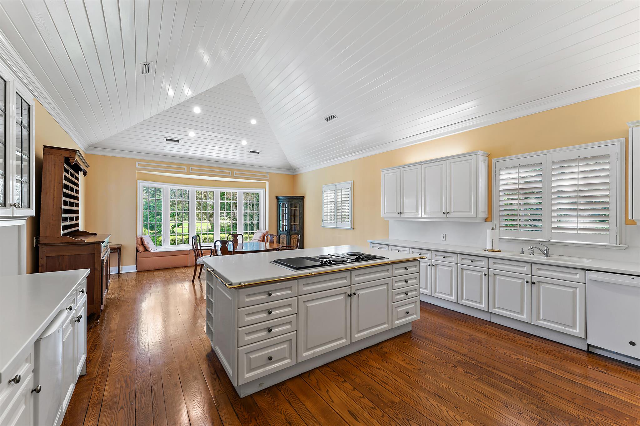 LOBLOLLY PINES - Residential