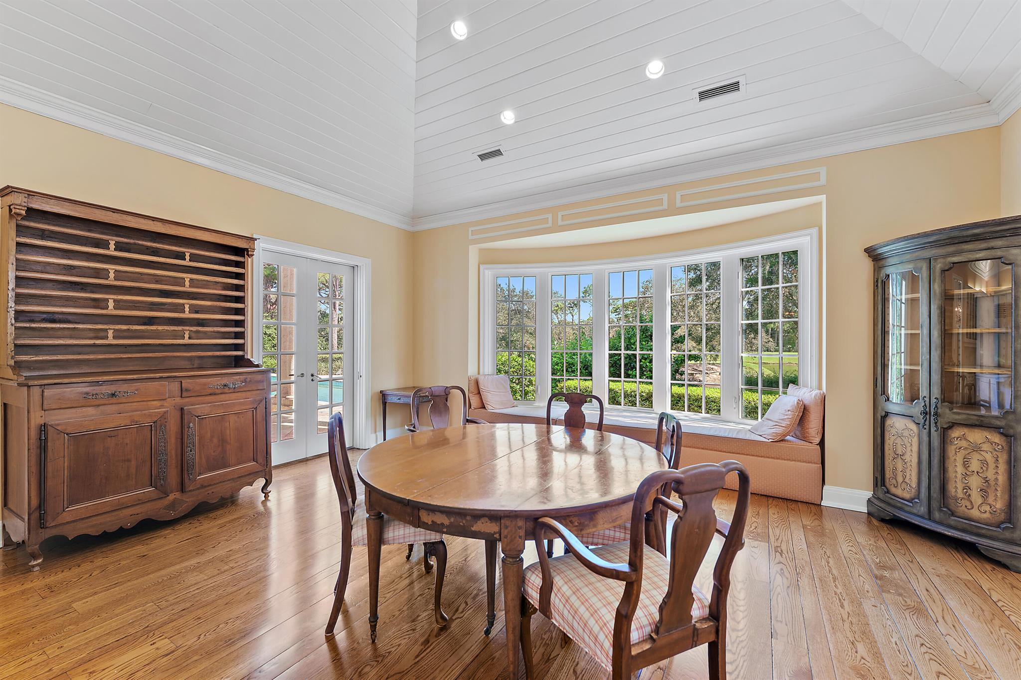 LOBLOLLY PINES - Residential