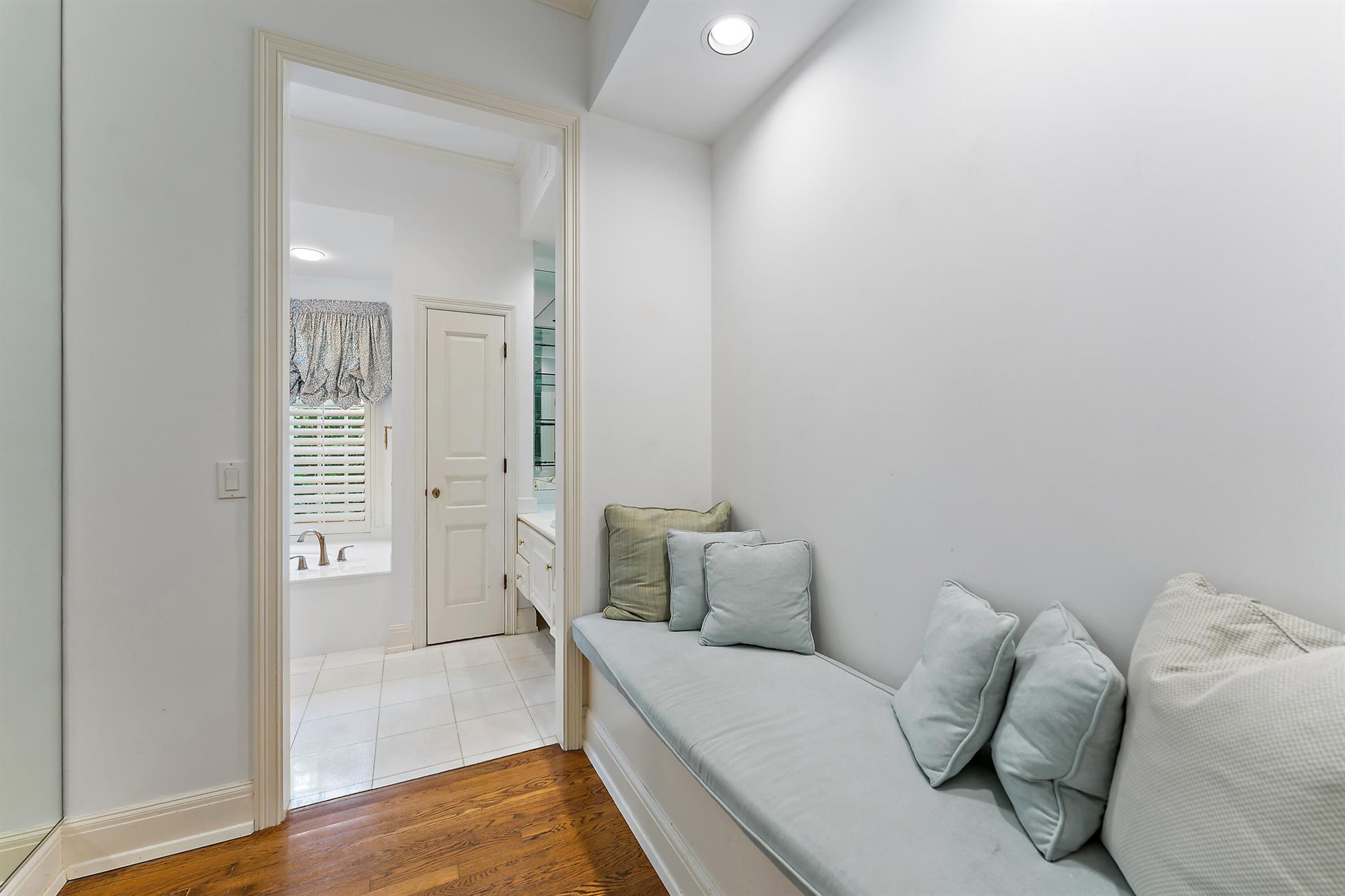 LOBLOLLY PINES - Residential