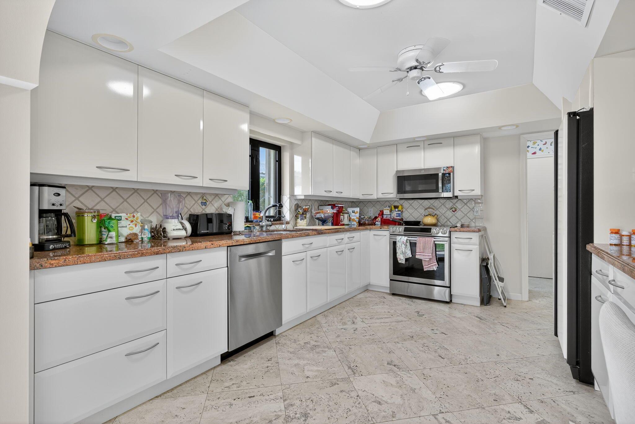 EASTPOINTE COUNTRY CLUB 4 - Residential
