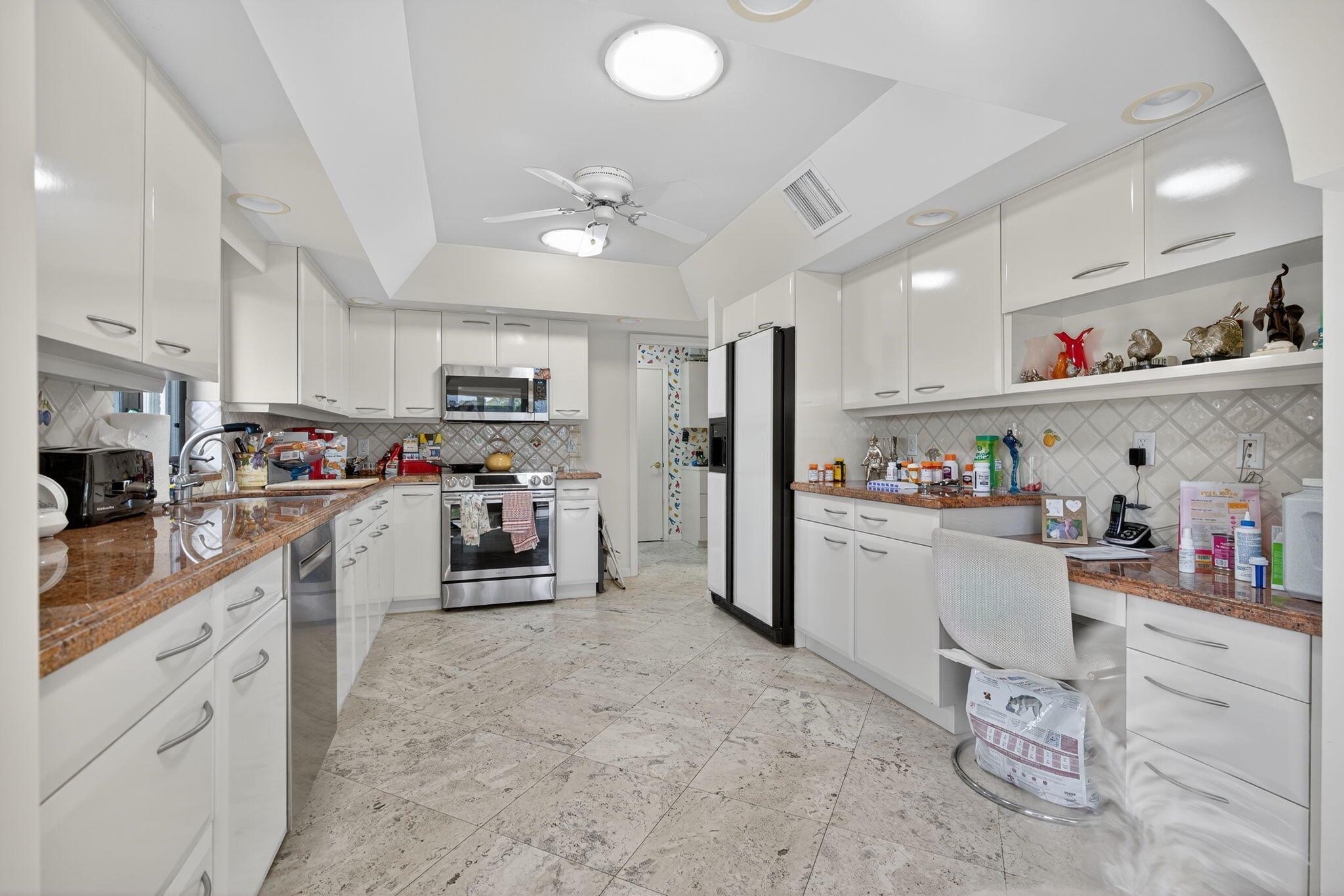 EASTPOINTE COUNTRY CLUB 4 - Residential