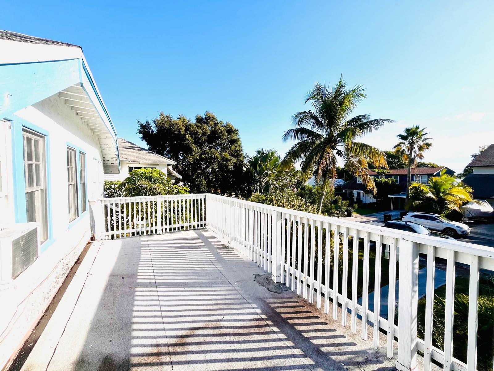 LAKE WORTH TOWN OF - Residential Lease