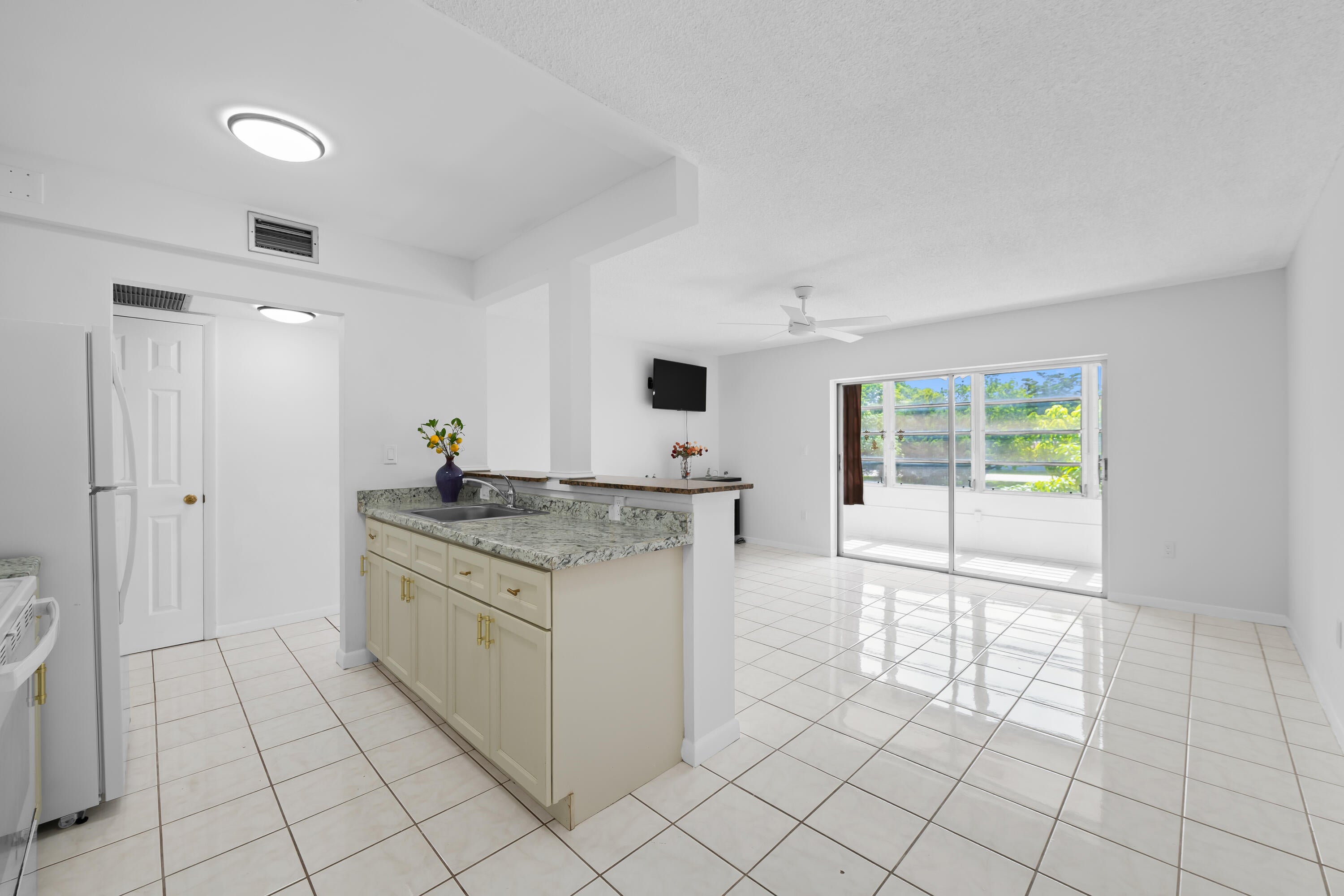5190 E Sabal Palm Boulevard 209