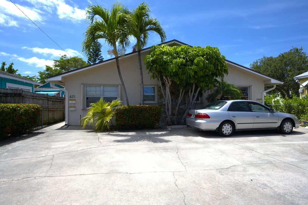 Photo of 625 N M Street #1, Lake Worth Beach, FL 33460 (MLS # B26030116)