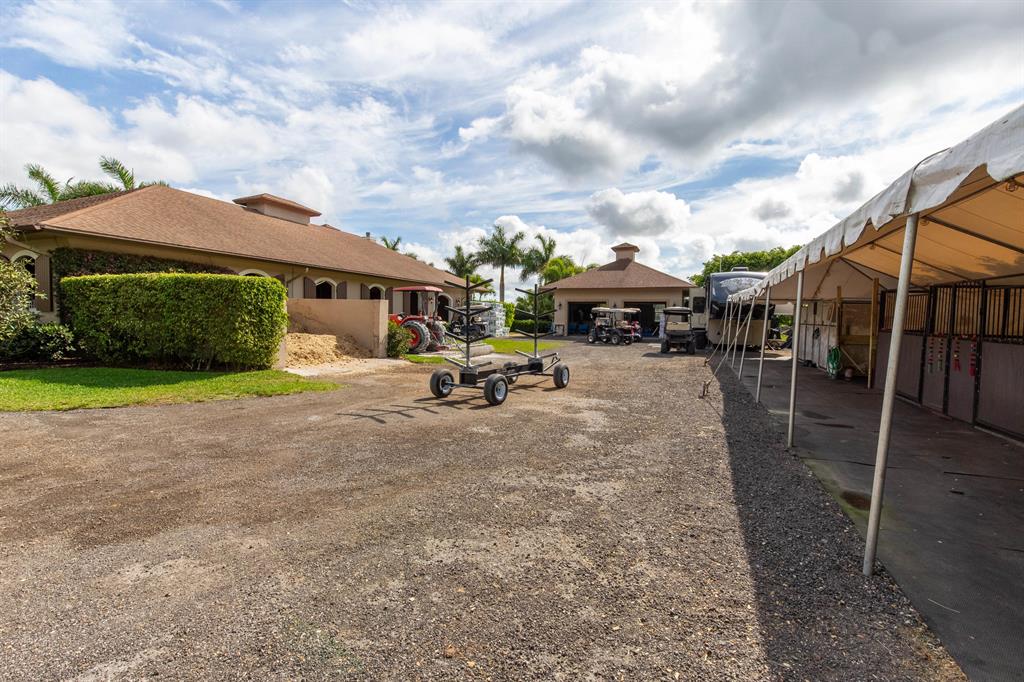 PALM BEACH POINT EAST - Residential