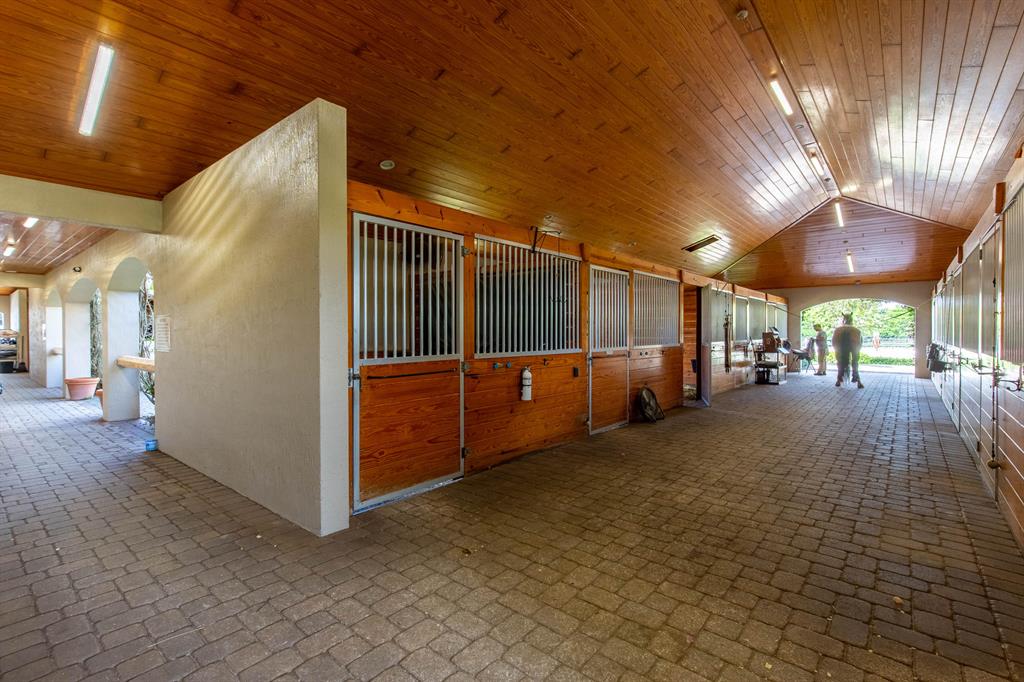 PALM BEACH POINT EAST - Residential