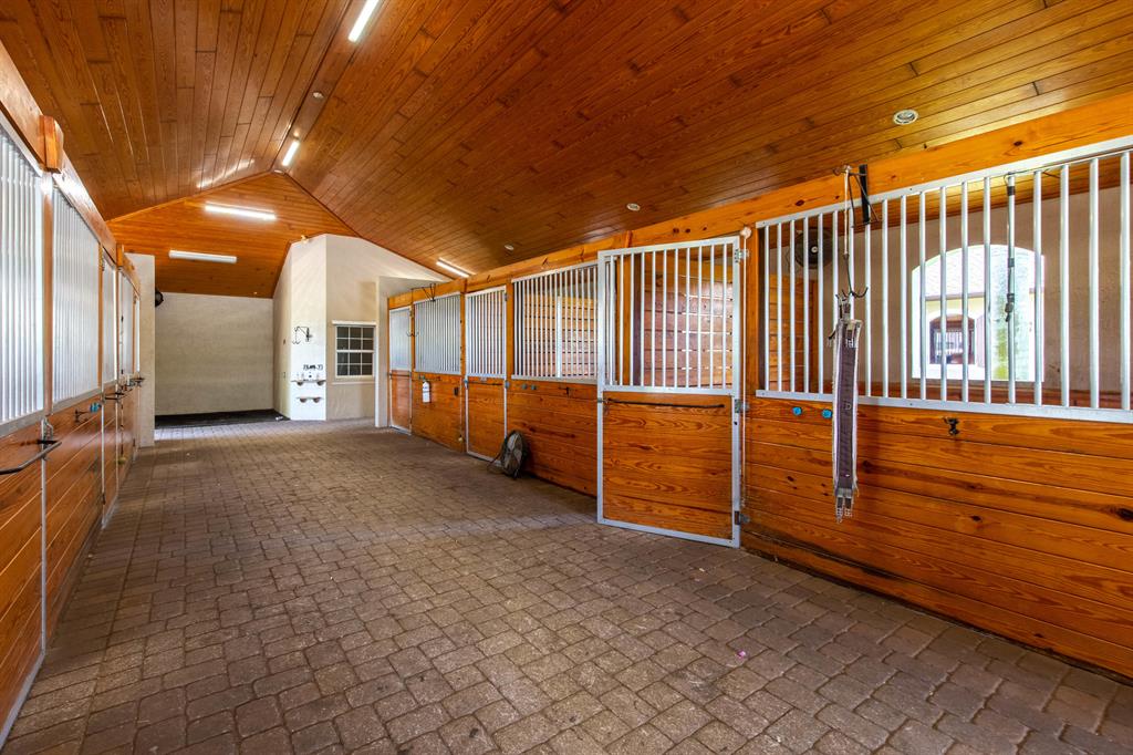 PALM BEACH POINT EAST - Residential