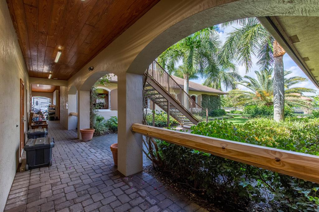 PALM BEACH POINT EAST - Residential