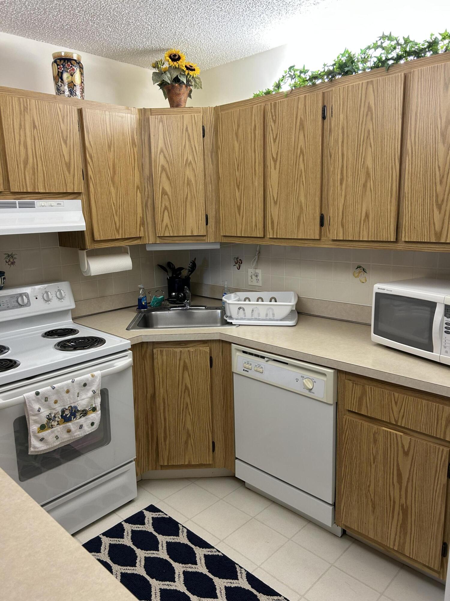 PINE RIDGE AT MARTIN DOWNS CONDO - Residential