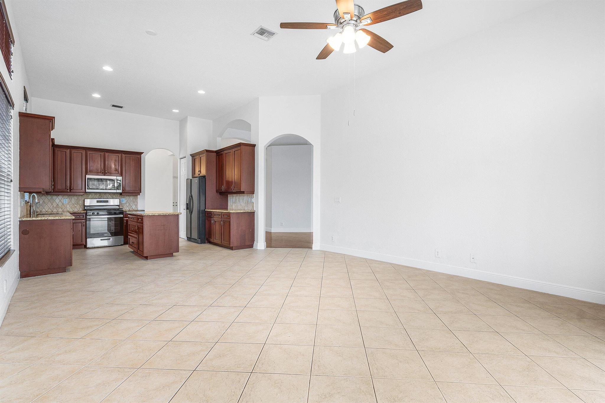 BLACK DIAMOND - Residential Lease