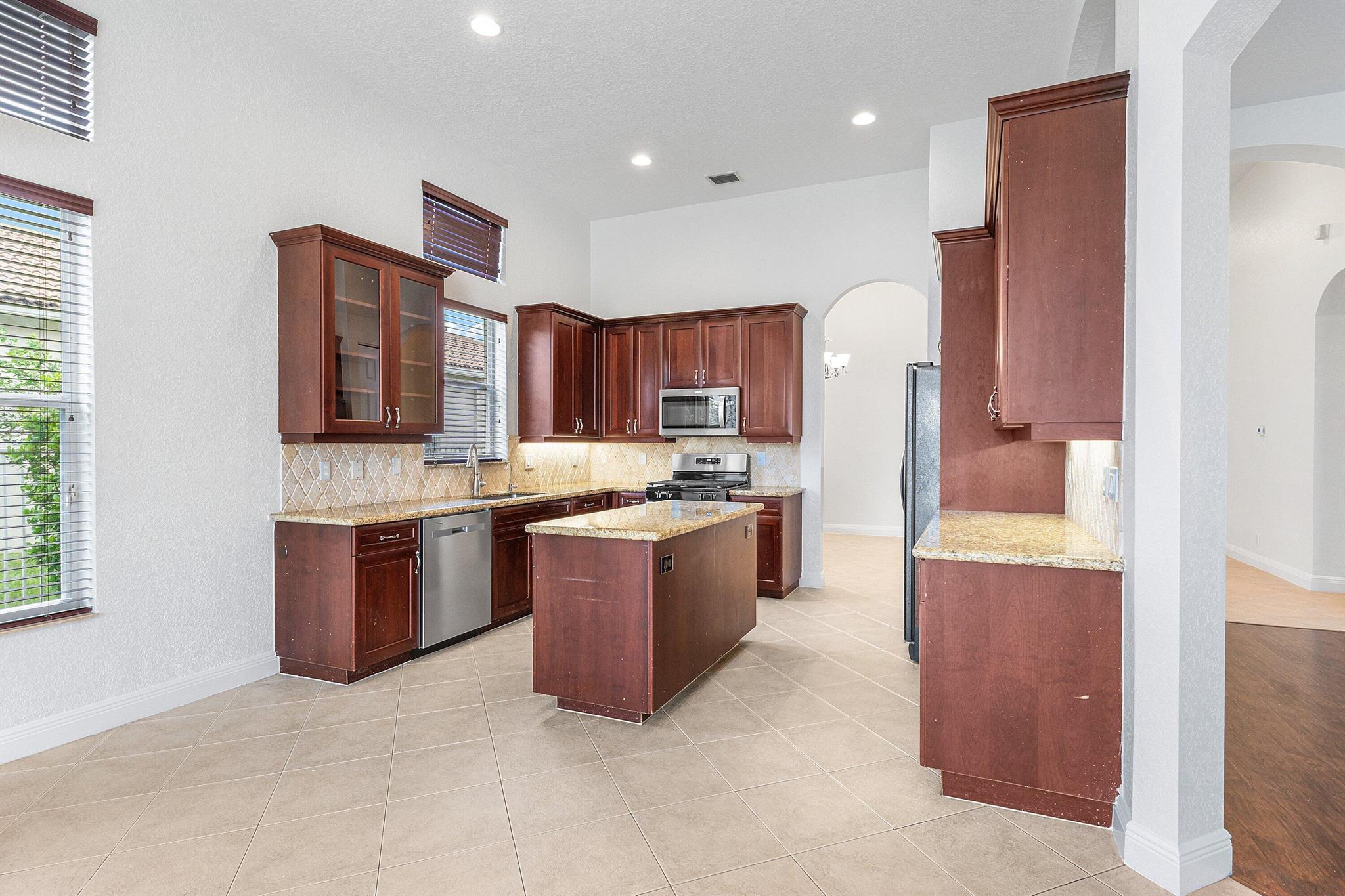 BLACK DIAMOND - Residential Lease