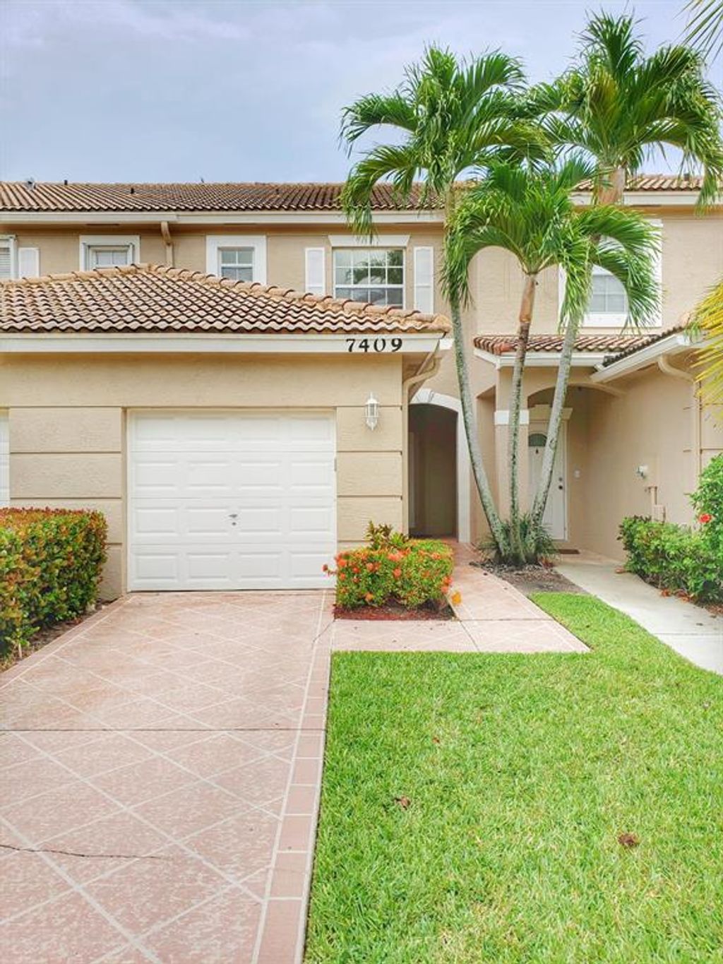 Photo of 7409 Smithbrooke Drive Dr, Lake Worth Beach, FL 33467 (MLS # R10797305)