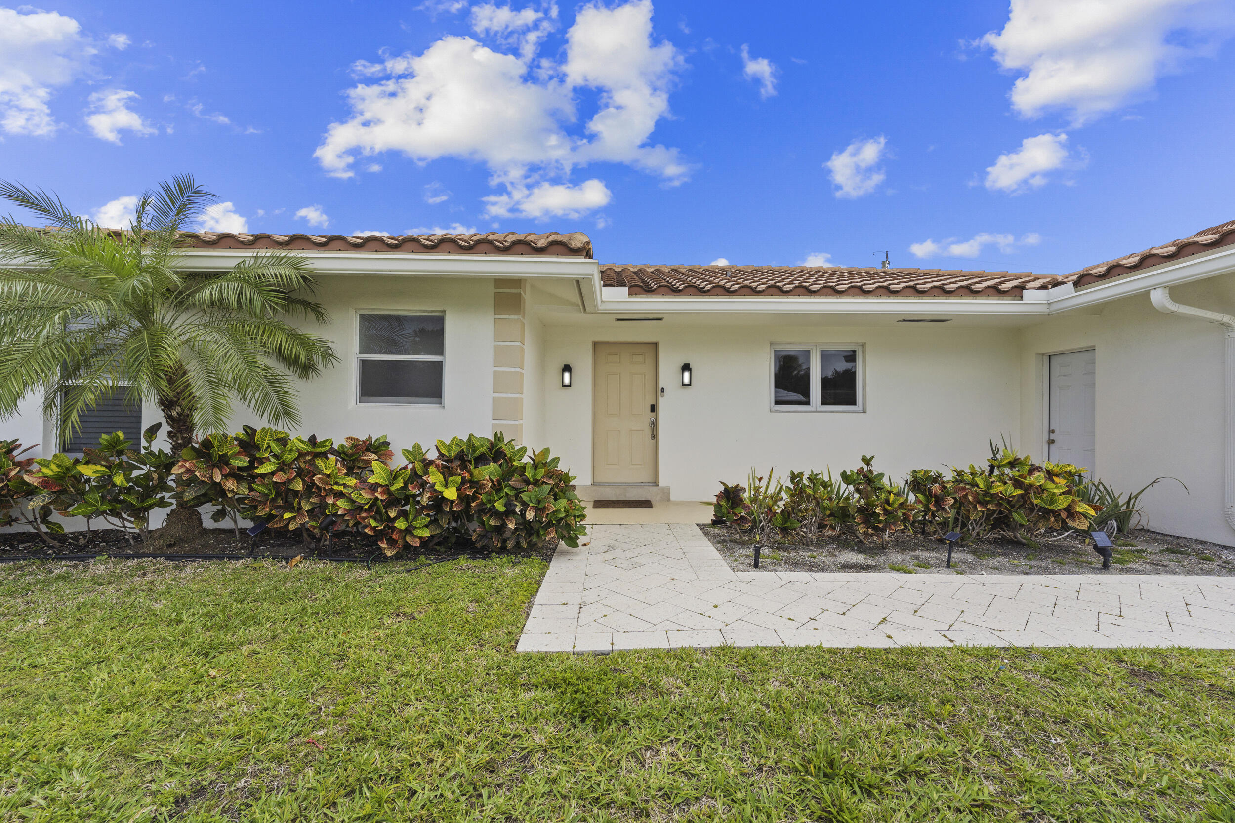 PALM BEACH ISLES 2 - Residential