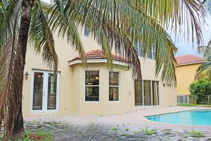 PASADENA AT PEMBROKE SHORES - Residential Lease