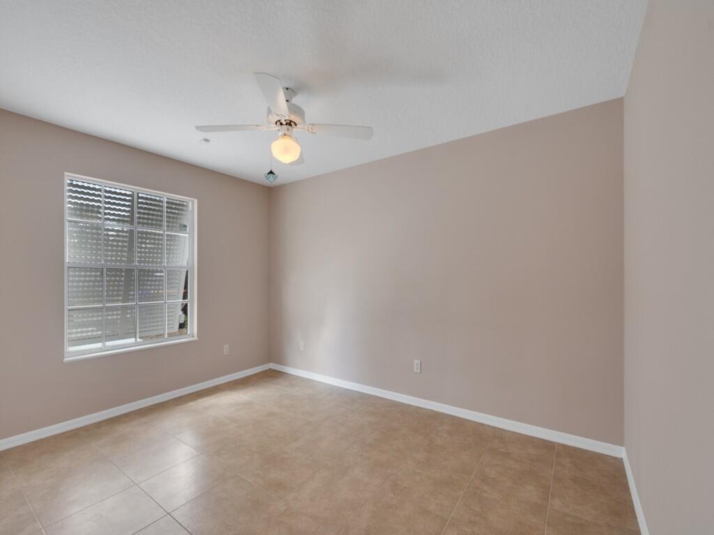 VERO BEACH HIGHLANDS UNIT 4 - Residential