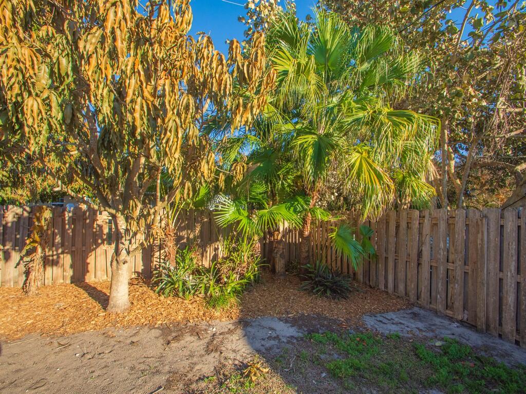 VERO BEACH HIGHLANDS UNIT 4 - Residential