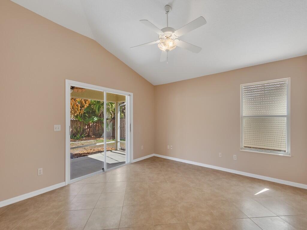 VERO BEACH HIGHLANDS UNIT 4 - Residential