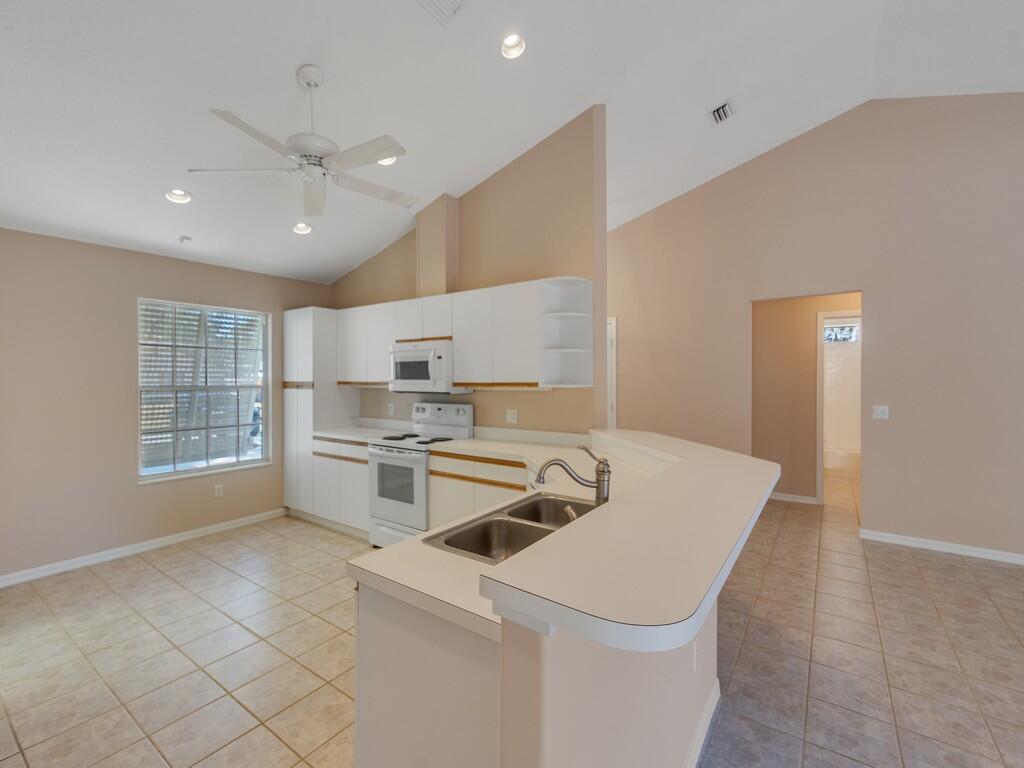 VERO BEACH HIGHLANDS UNIT 4 - Residential