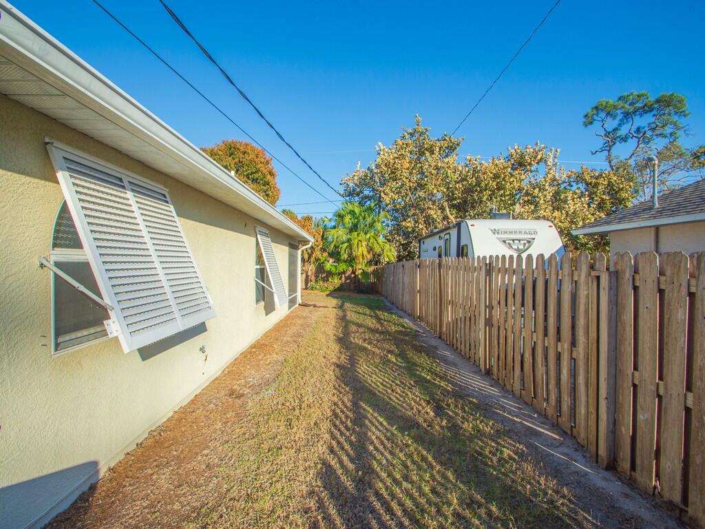 VERO BEACH HIGHLANDS UNIT 4 - Residential
