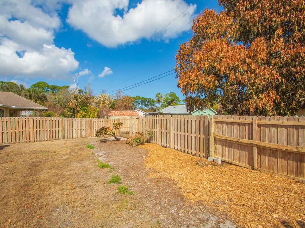 VERO BEACH HIGHLANDS UNIT 4 - Residential