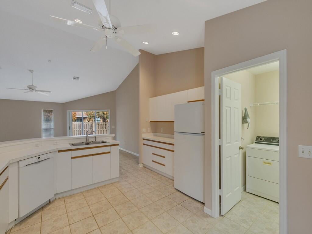 VERO BEACH HIGHLANDS UNIT 4 - Residential