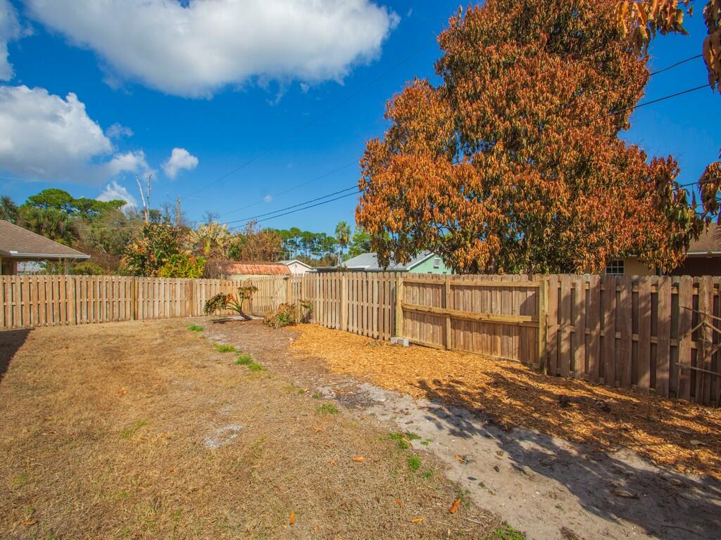 VERO BEACH HIGHLANDS UNIT 4 - Residential