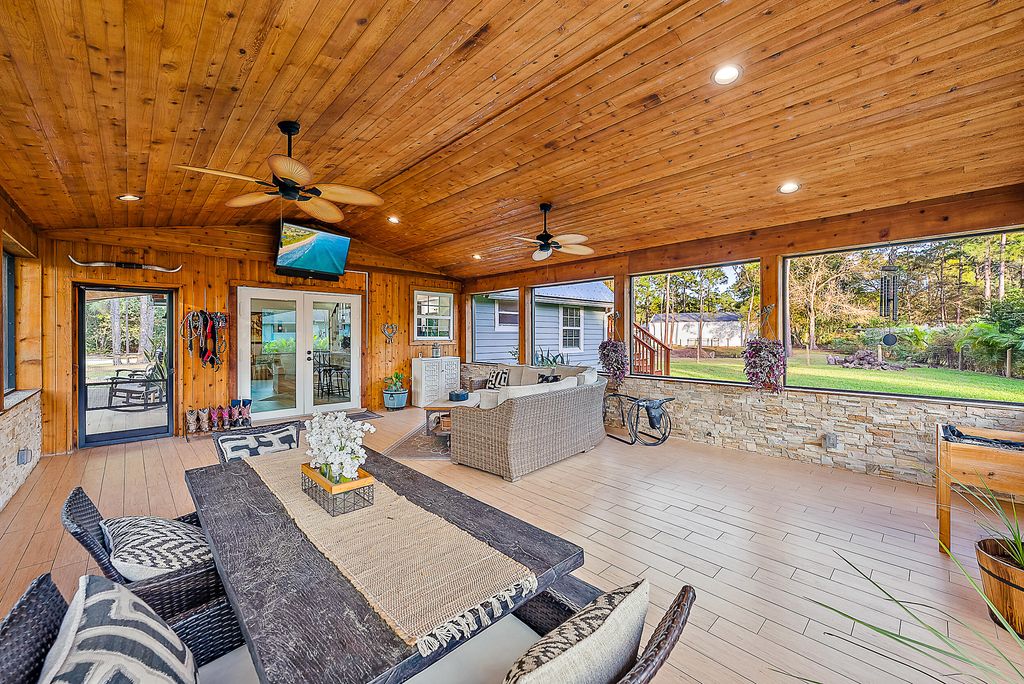 Photo of 15718 Haynie Lane, Jupiter, FL 33478 (MLS # R10957255)