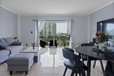 Tiny photo for 2900 NE 30th Street #Apt 8j, Fort Lauderdale, FL 33306 (MLS # B26036675)